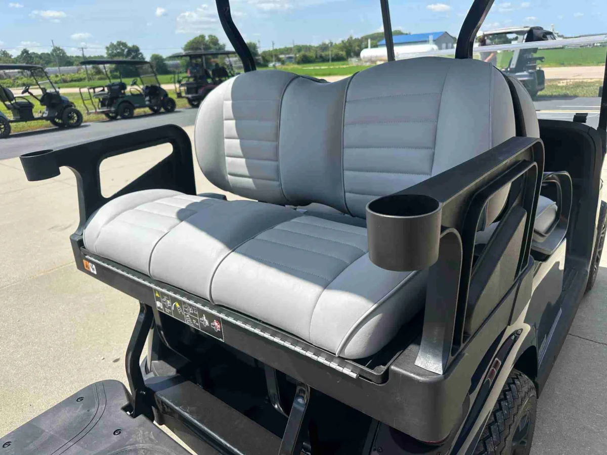 2027 E-Z-GO RXV 4 TOURING ST ELITE photo 8