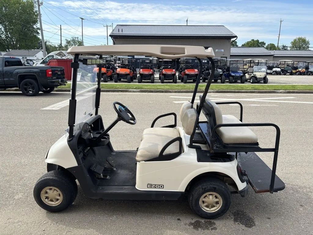 2012 E-Z-GO RXV photo 3