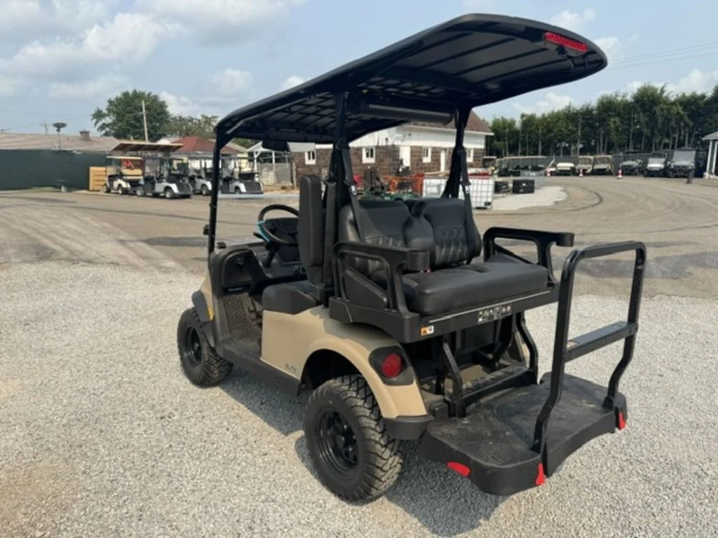 2026 E-Z-GO RXV ELiTE Lithium photo 2