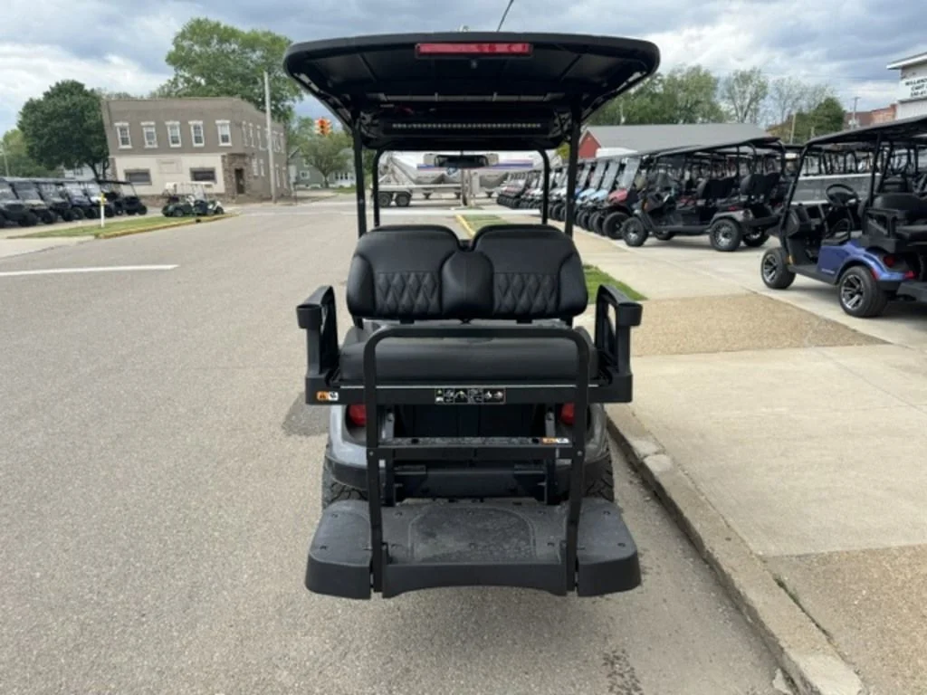 2026 E-Z-GO Express photo 3