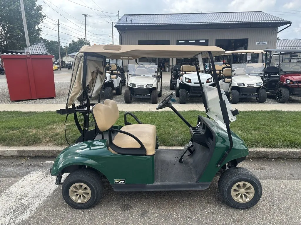 2018 E-Z-GO TXT photo 3