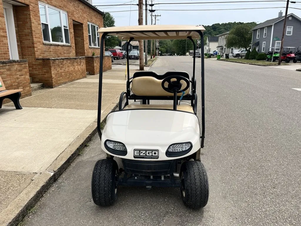 2021 E-Z-GO TXT photo 4