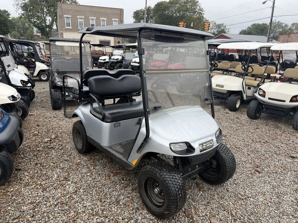 2021 E-Z-GO TXT photo 2
