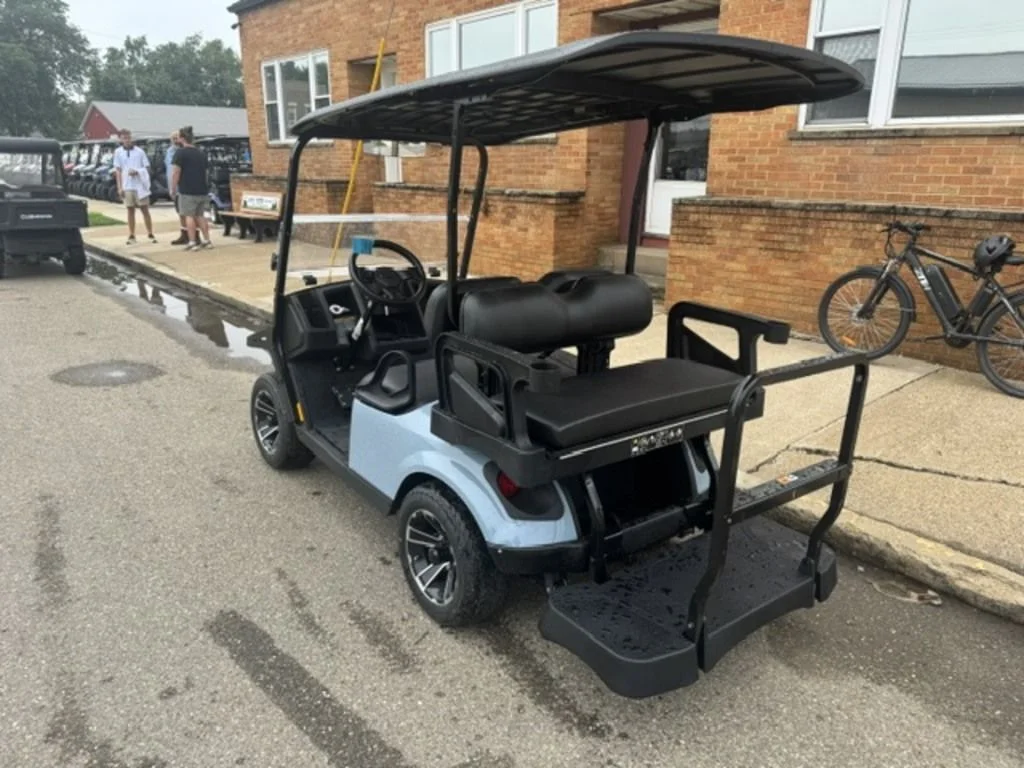 2025 E-Z-GO Express photo 2