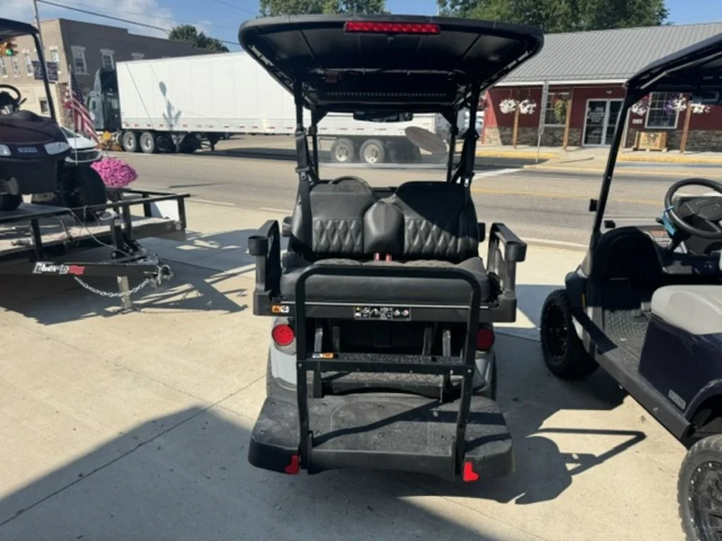 2026 E-Z-GO RXV ELiTE Lithium photo 3