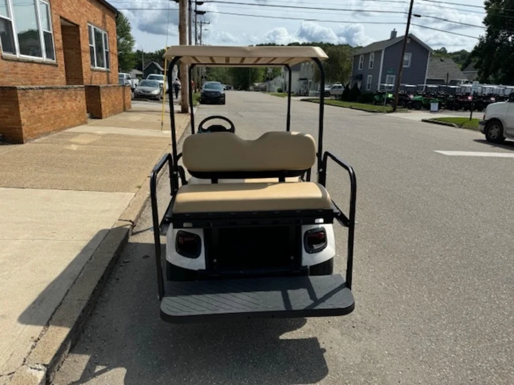 2019 E-Z-GO TXT photo 4