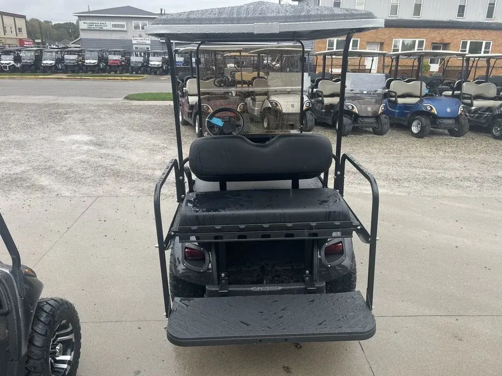 2019 E-Z-GO TXT photo 2