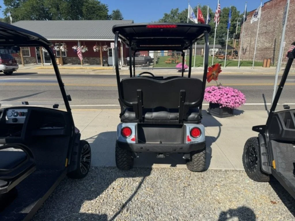 2026 E-Z-GO Liberty ELiTE Lithium photo 3