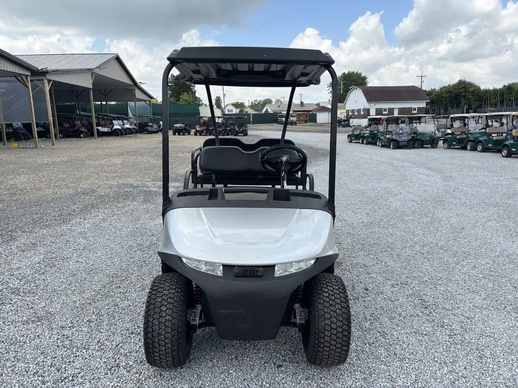 2026 E-Z-GO Valor EX1 Gas photo 2