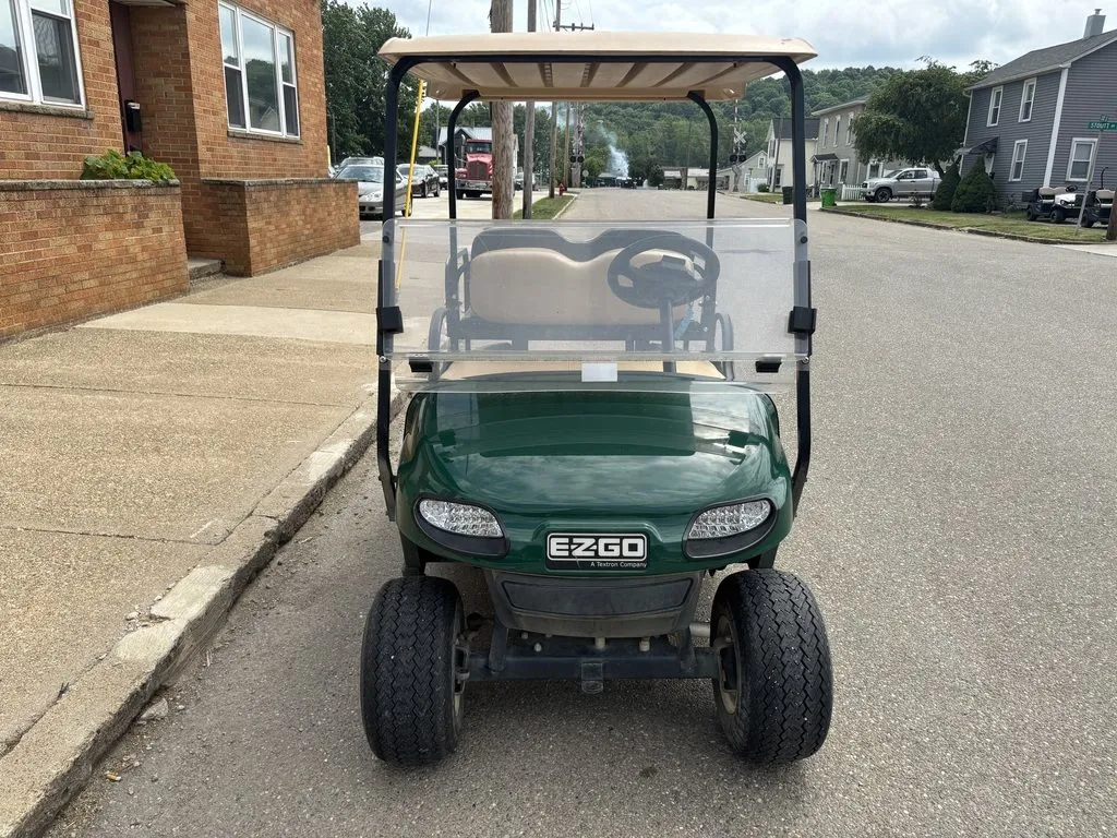 2021 E-Z-GO TXT photo 4