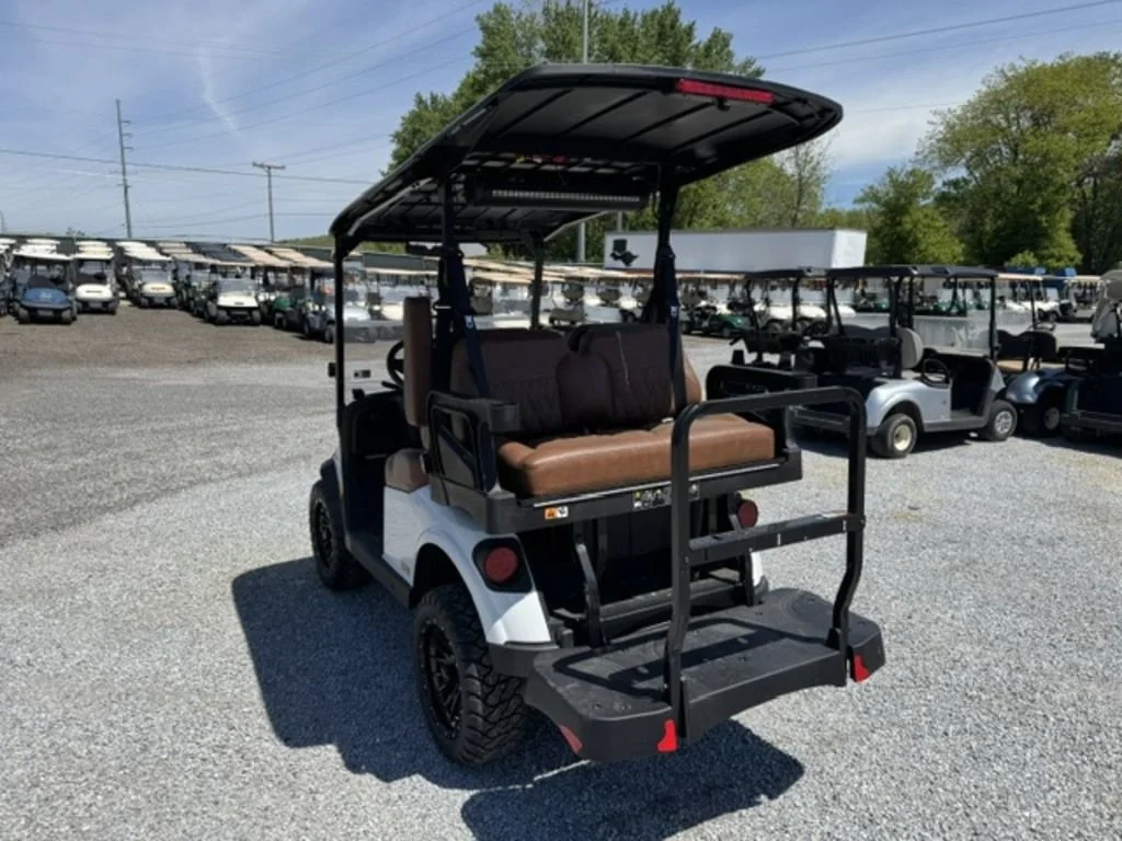 2026 E-Z-GO RXV ELiTE Lithium photo 2