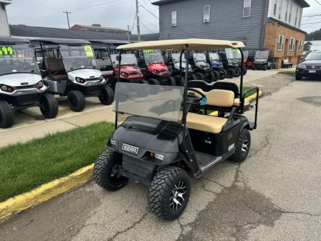 2012 E-Z-GO TXT photo 1