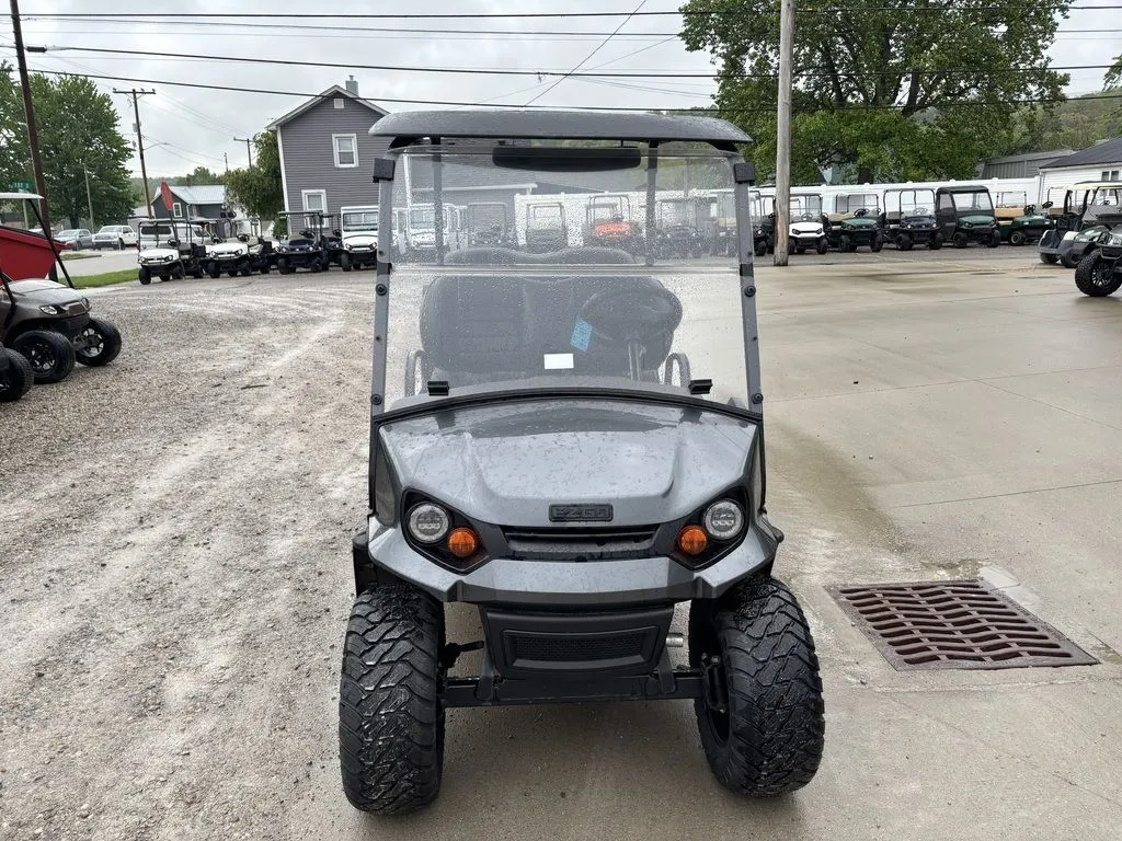 2026 E-Z-GO Express photo 2