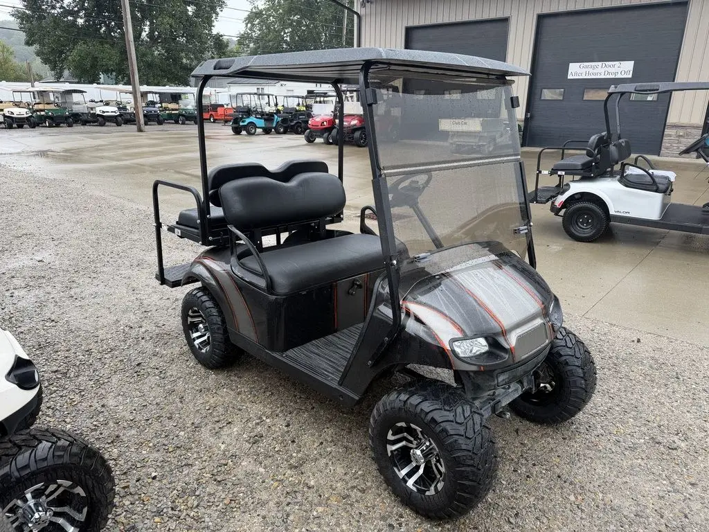 2021 E-Z-GO TXT photo 2