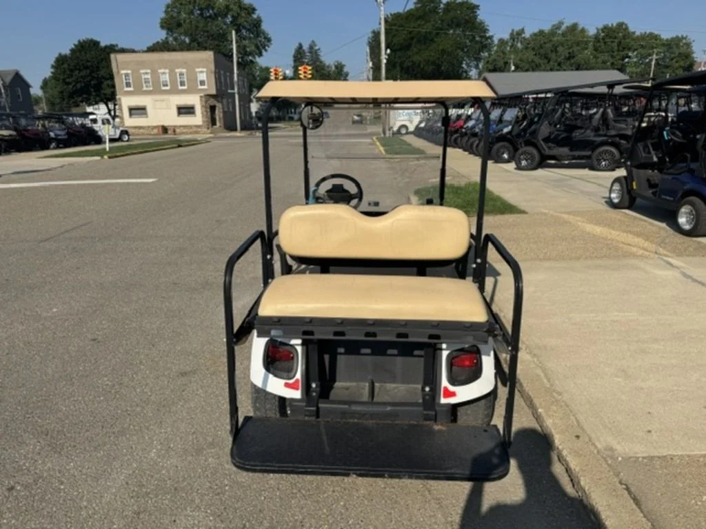2019 E-Z-GO TXT photo 3
