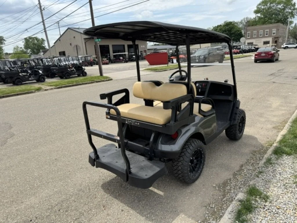 2026 E-Z-GO Express photo 4