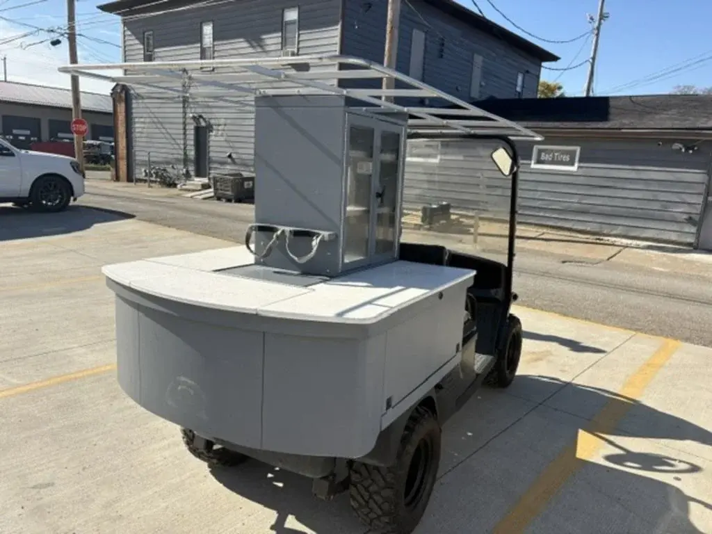 2022 Cushman Refresher Oasis photo 3