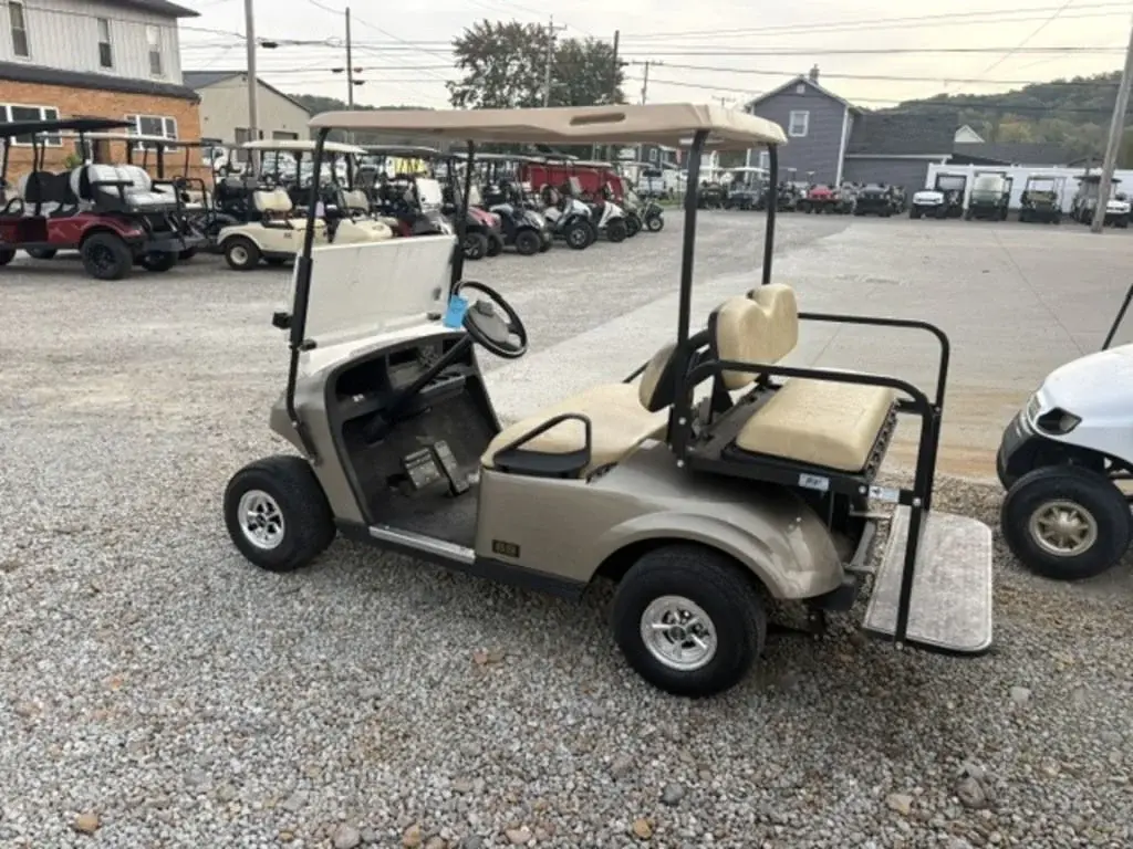 2012 E-Z-GO TXT photo 2