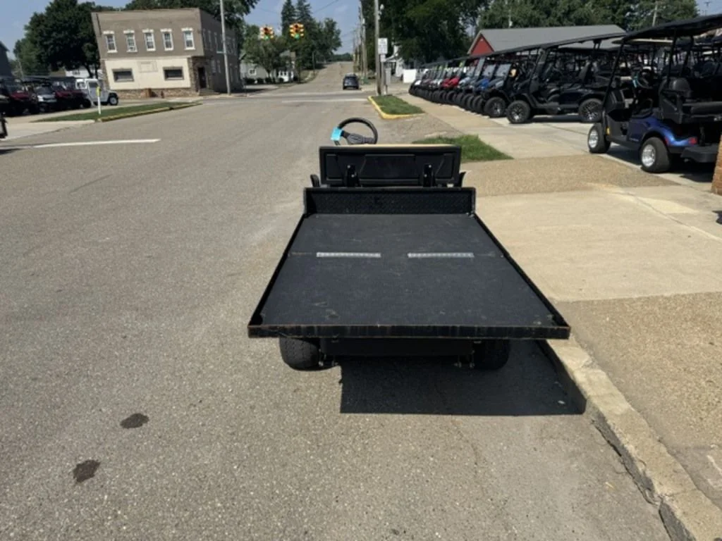 2022 E-Z-GO Shuttle photo 3