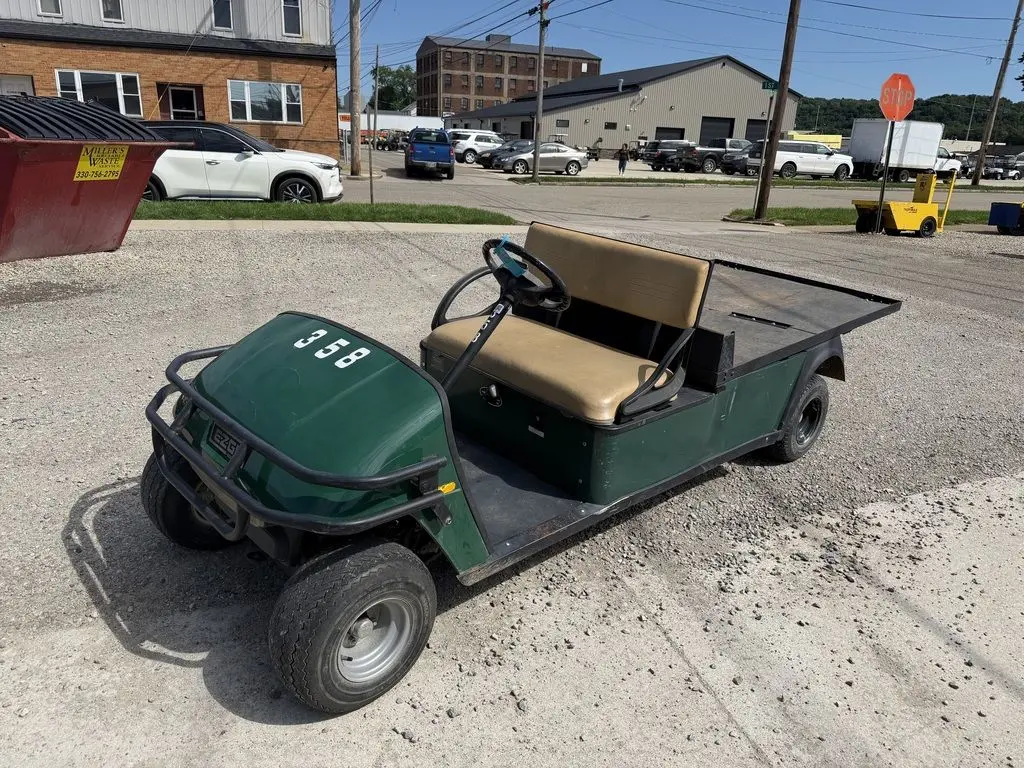 2009 E-Z-GO Shuttle photo 2