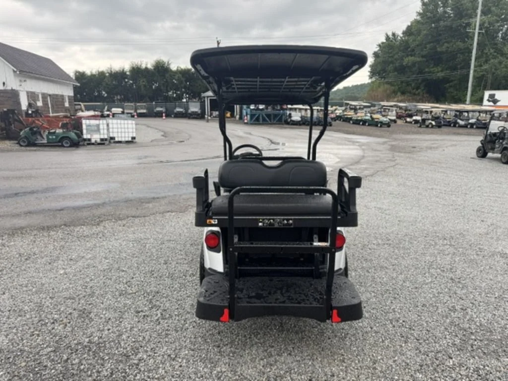 2027 E-Z-GO RXV 4 Valor S 13.5 Gas Platinum photo 3