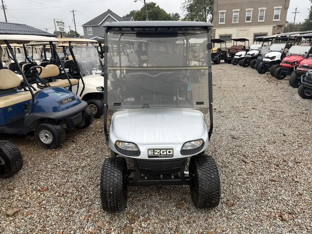 2021 E-Z-GO TXT photo 3