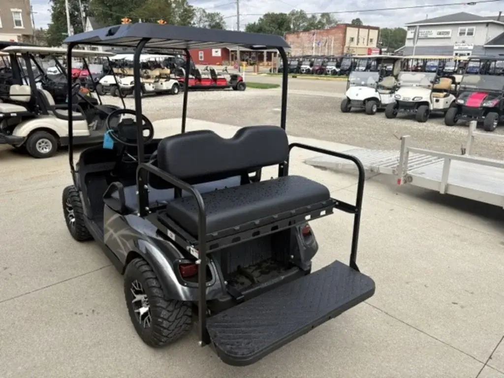 2021 E-Z-GO TXT photo 3