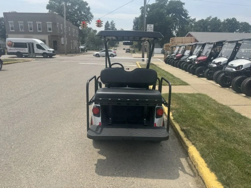 2026 E-Z-GO Valor EX1 Gas photo 3