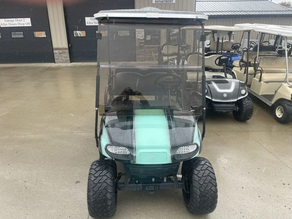 2019 E-Z-GO TXT photo 4
