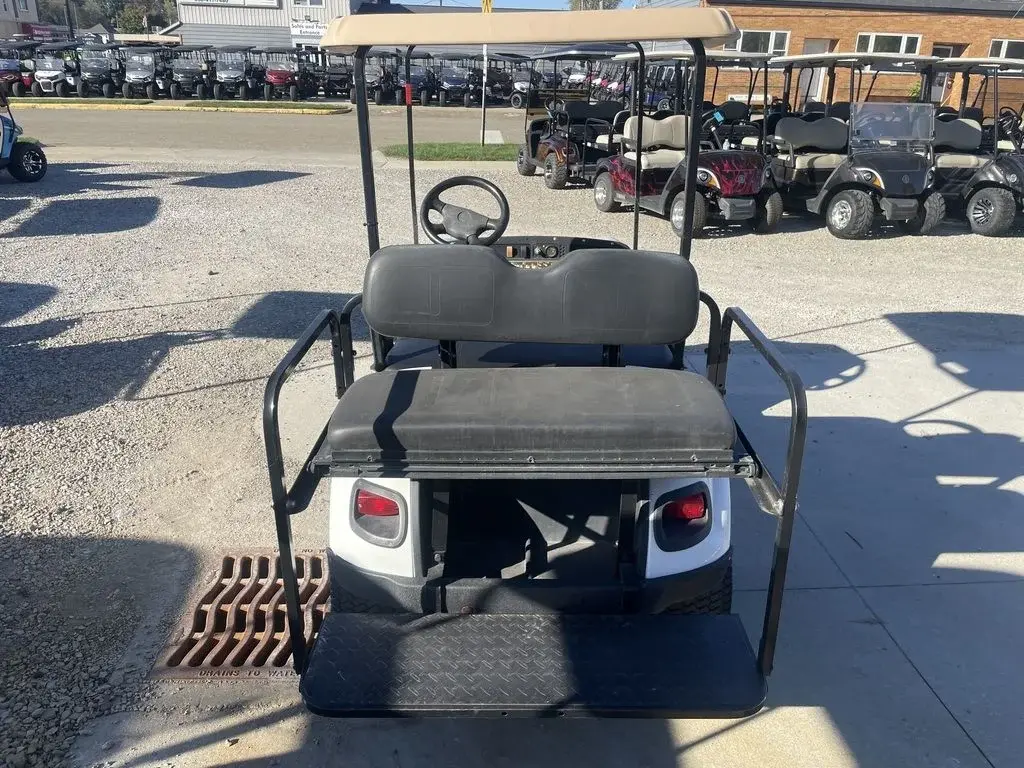 2018 E-Z-GO TXT photo 2