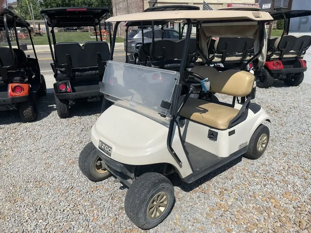 2018 E-Z-GO TXT photo 1