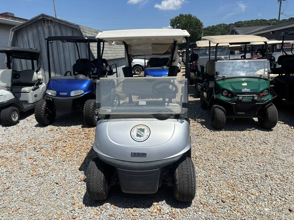 2021 E-Z-GO RXV ELiTE Lithium photo 2