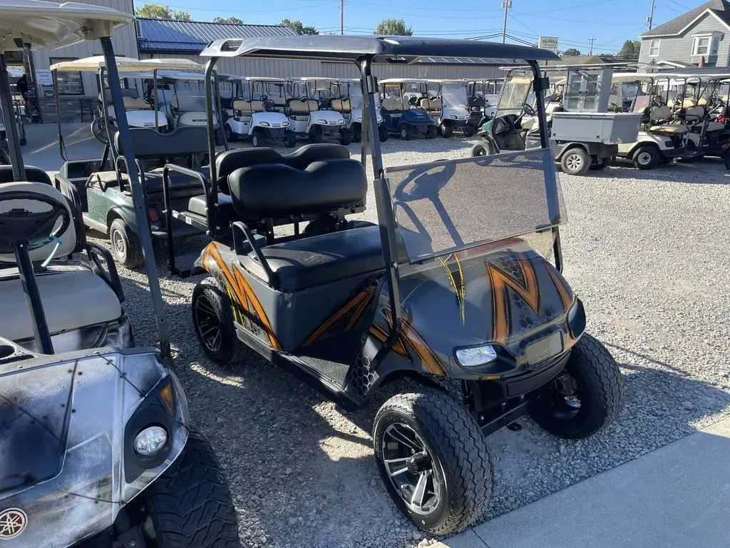 2021 E-Z-GO TXT photo 3