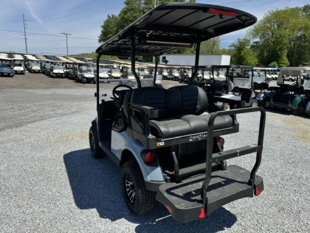 2026 E-Z-GO RXV ELiTE Lithium photo 2