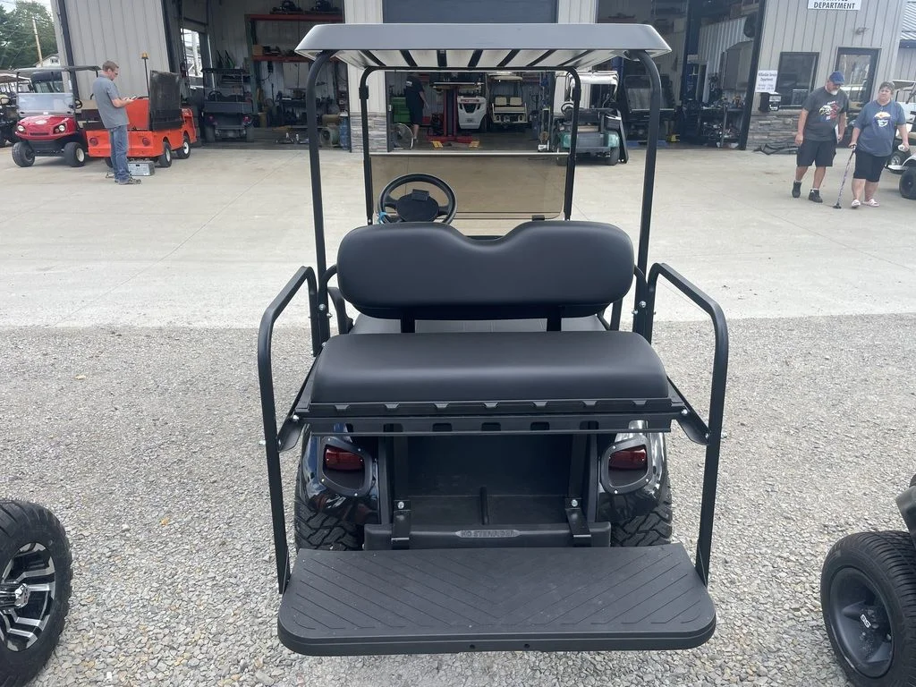 2021 E-Z-GO TXT photo 2