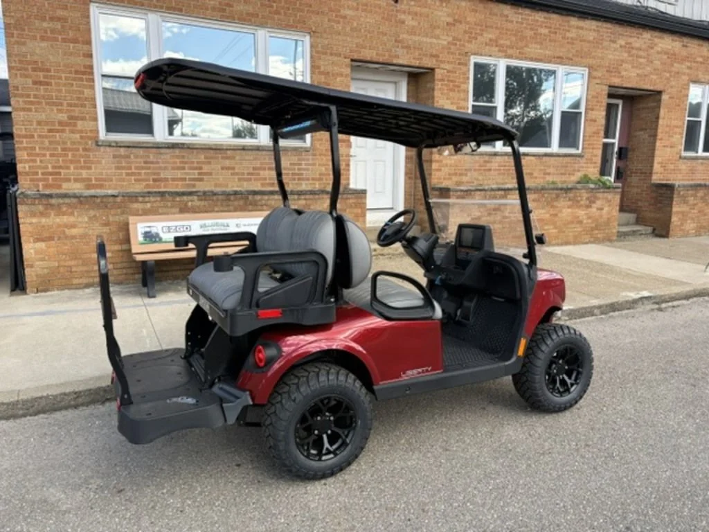 2027 E-Z-GO Liberty photo 3