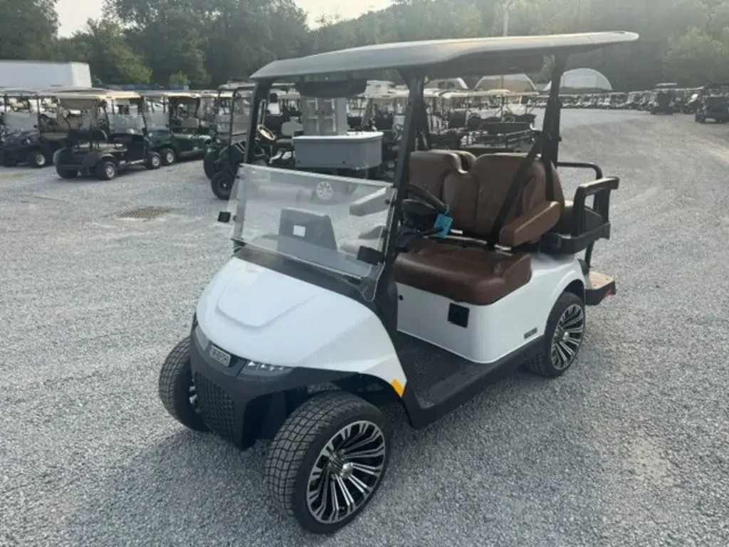 2026 E-Z-GO RXV ELiTE Lithium photo 1