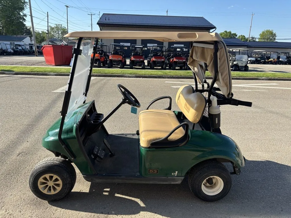 2021 E-Z-GO TXT photo 3