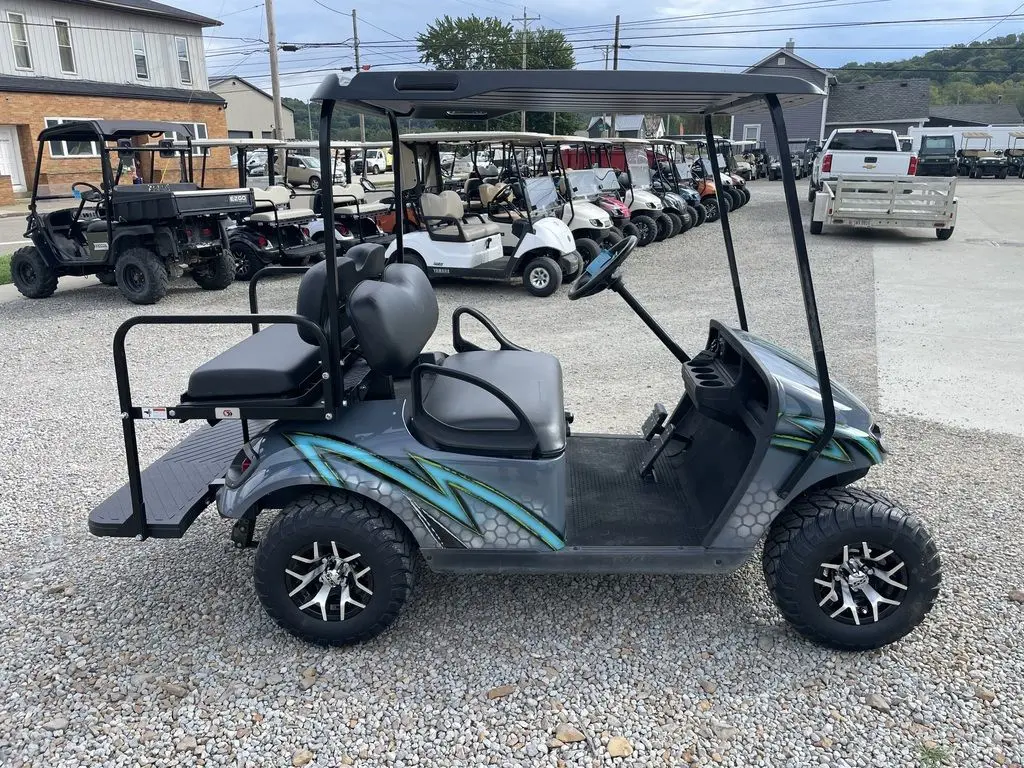2021 E-Z-GO TXT photo 3