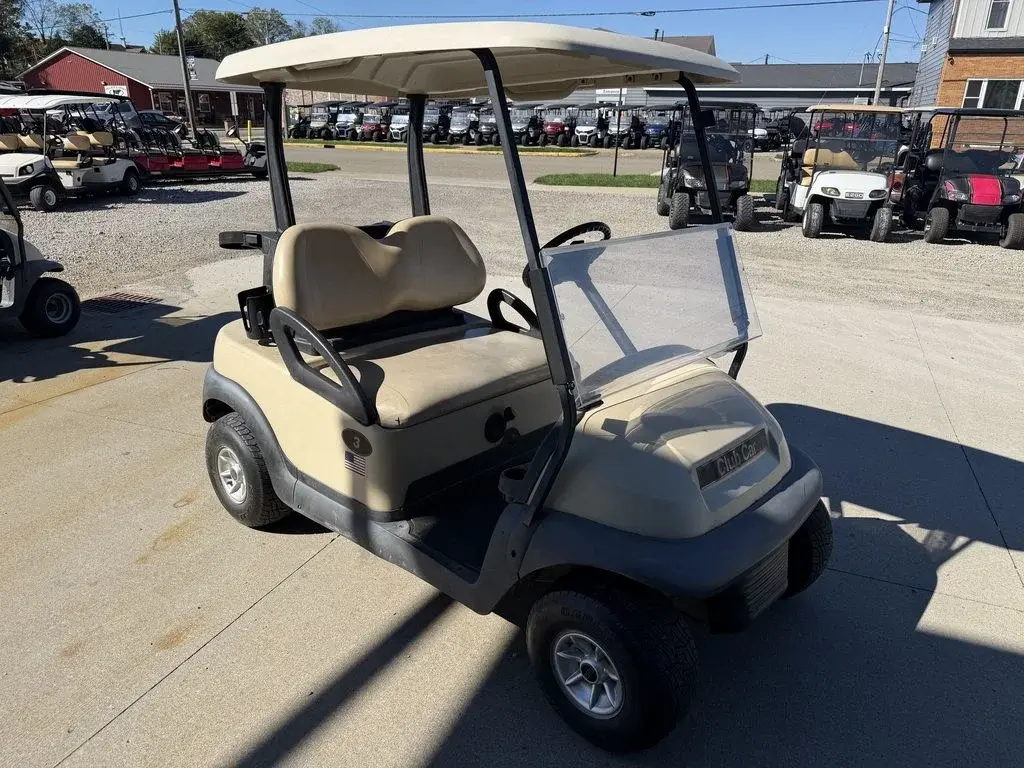 2004 Club Car Precedent photo 2