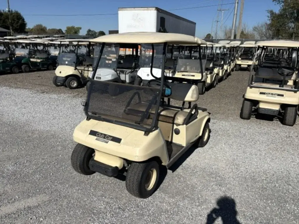2004 Club Car DS photo 1