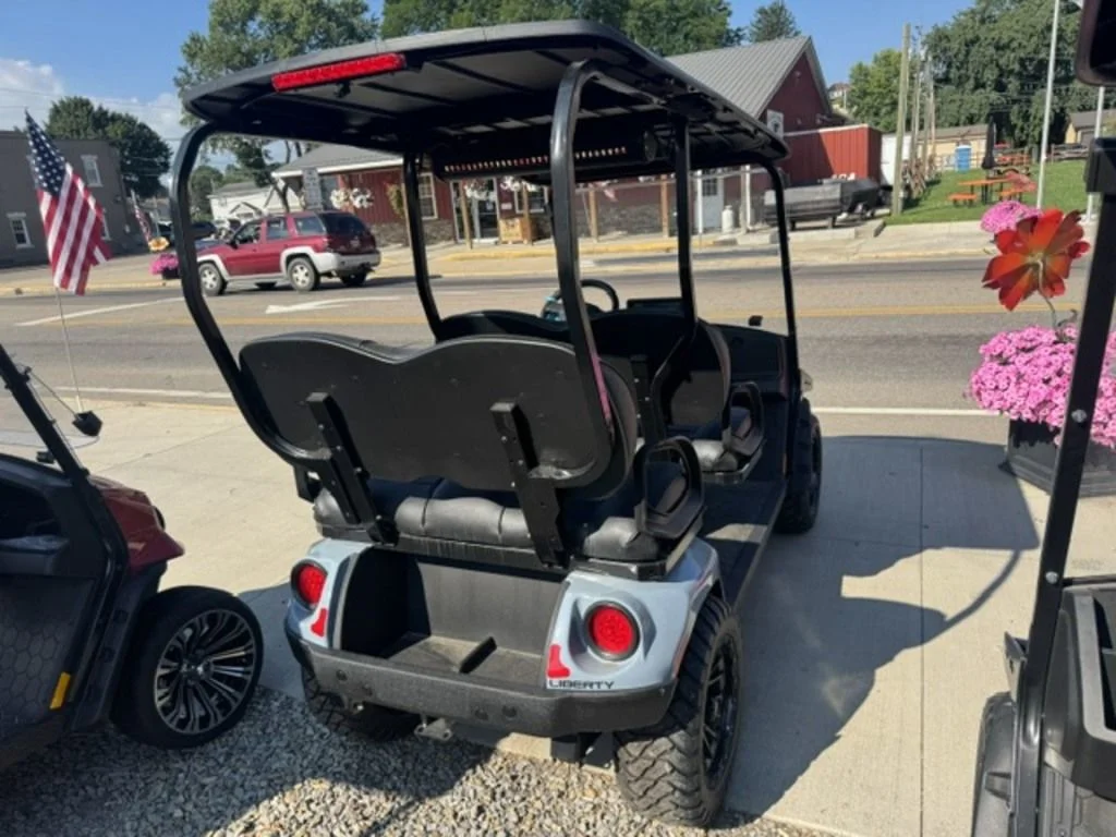 2026 E-Z-GO Liberty ELiTE Lithium photo 4