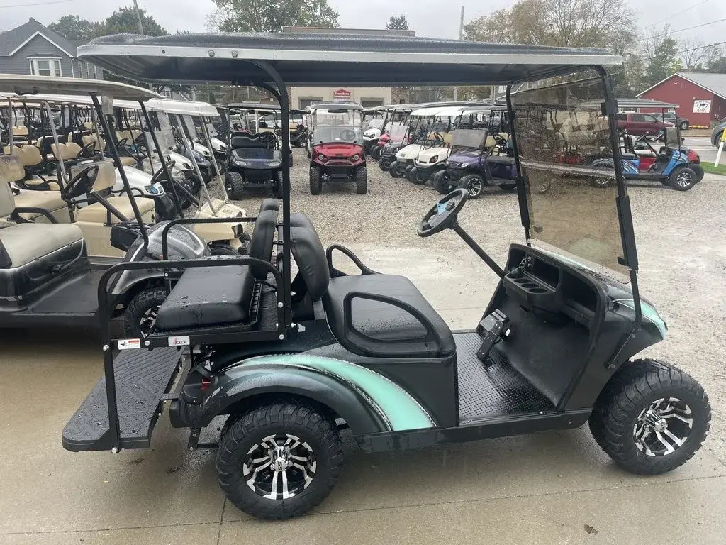 2019 E-Z-GO TXT photo 3