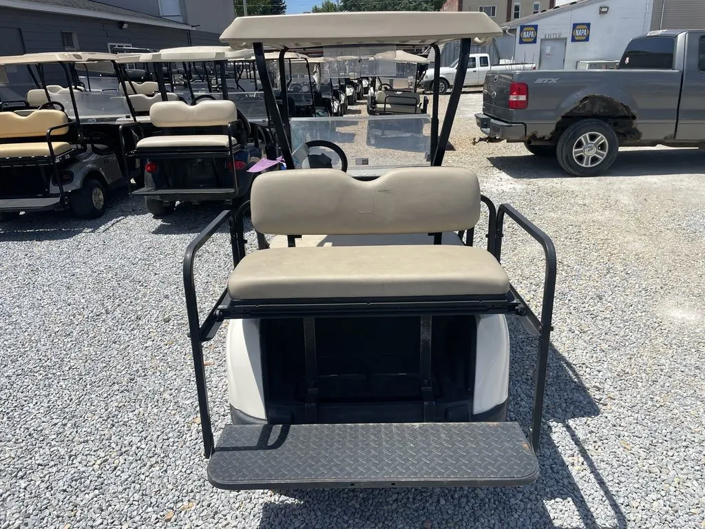 2017 E-Z-GO RXV photo 2