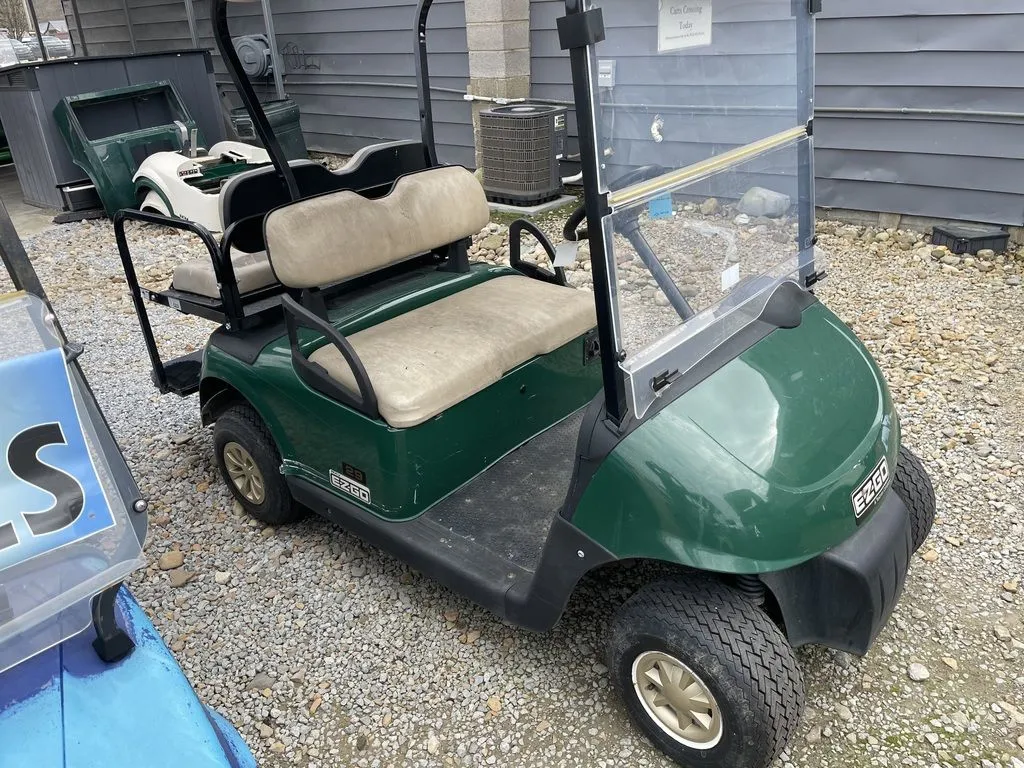 2013 E-Z-GO RXV photo 3