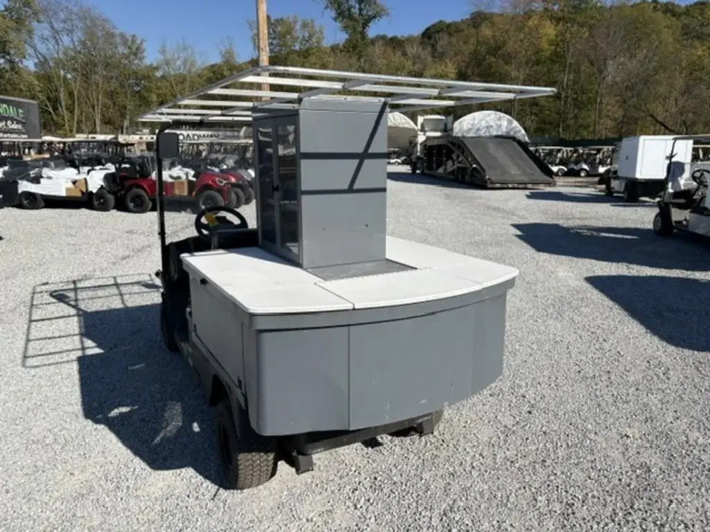 2024 Cushman Refresher Oasis photo 3