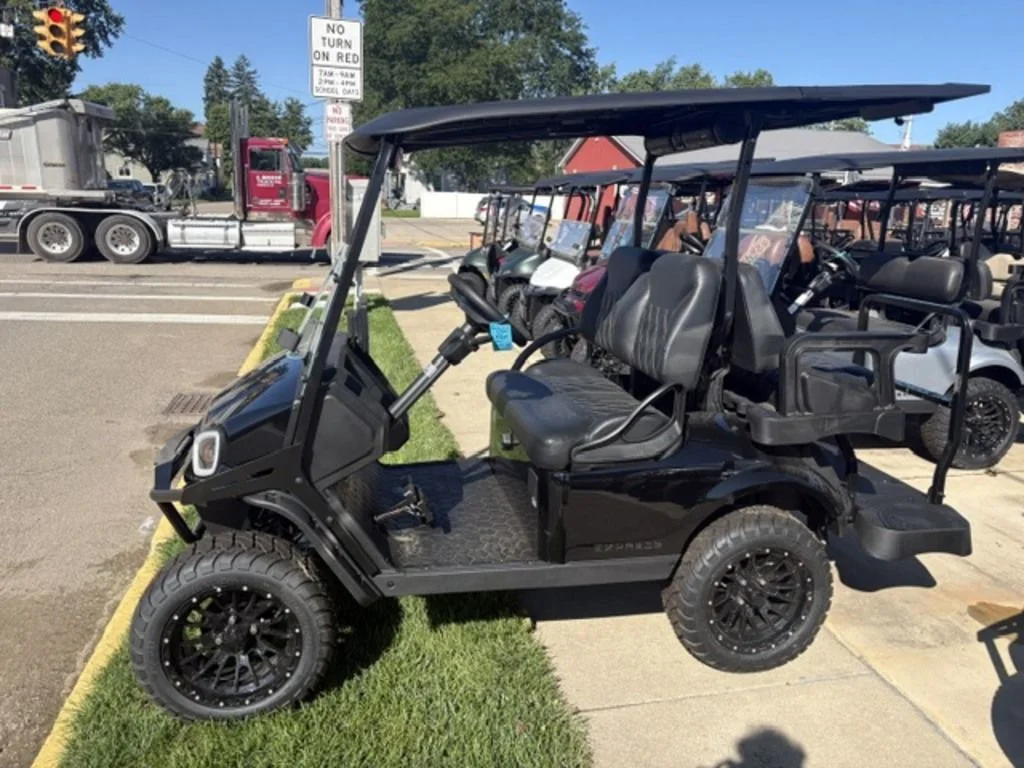 2026 E-Z-GO Express photo 2