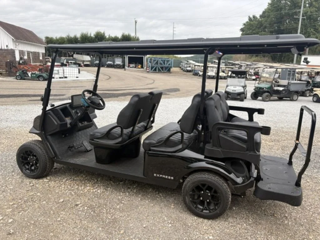 2027 E-Z-GO Express photo 4