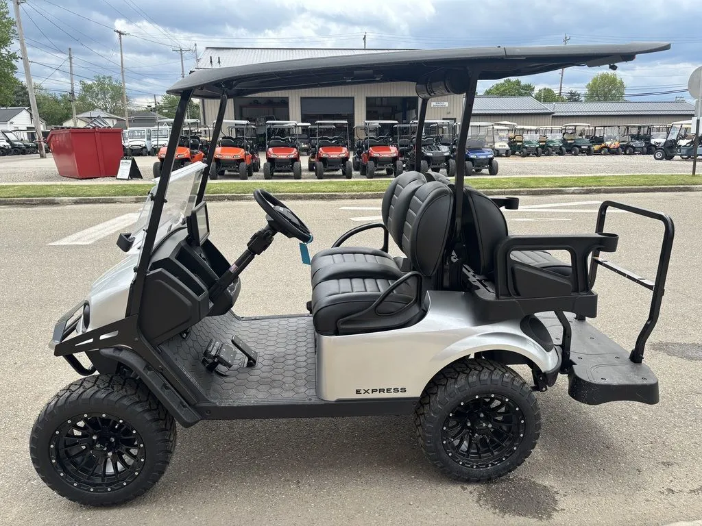 2026 E-Z-GO Express photo 3