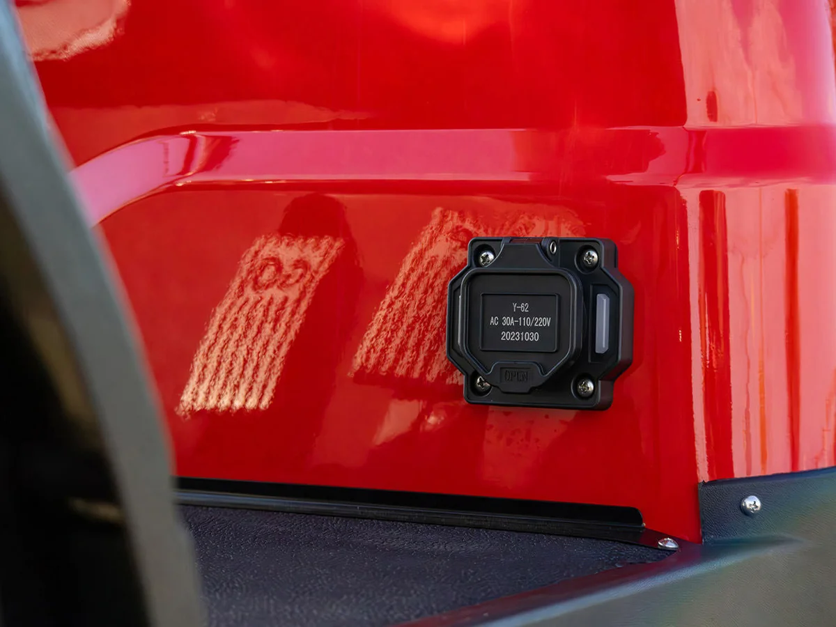 2025 ICON I40L photo 23